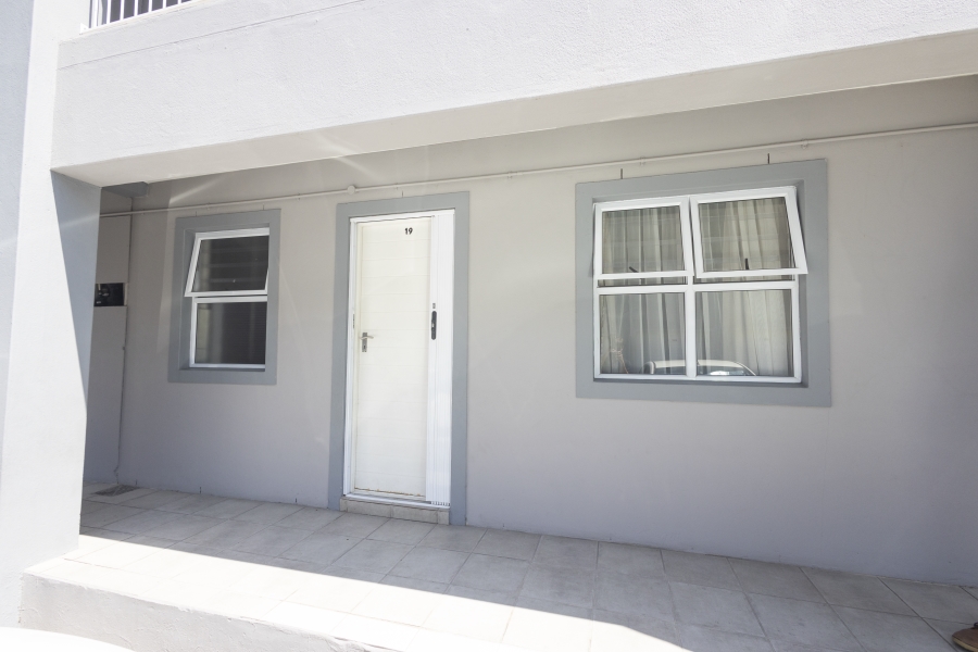 2 Bedroom Property for Sale in Sonkring Western Cape